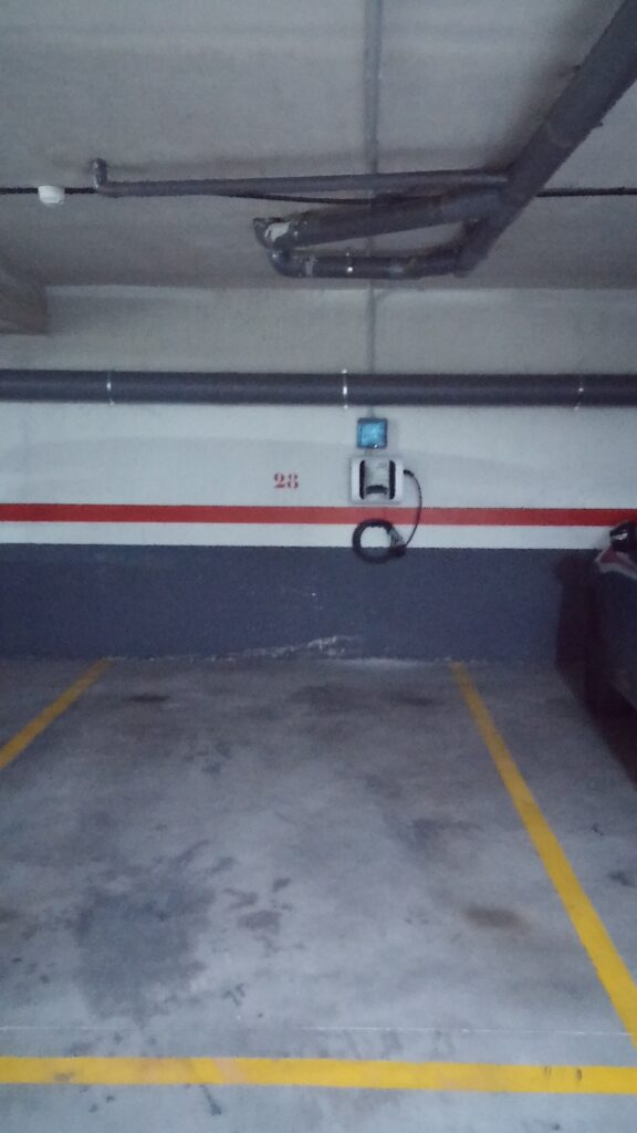 Punto de recarga coche eléctrico instalados por electroline